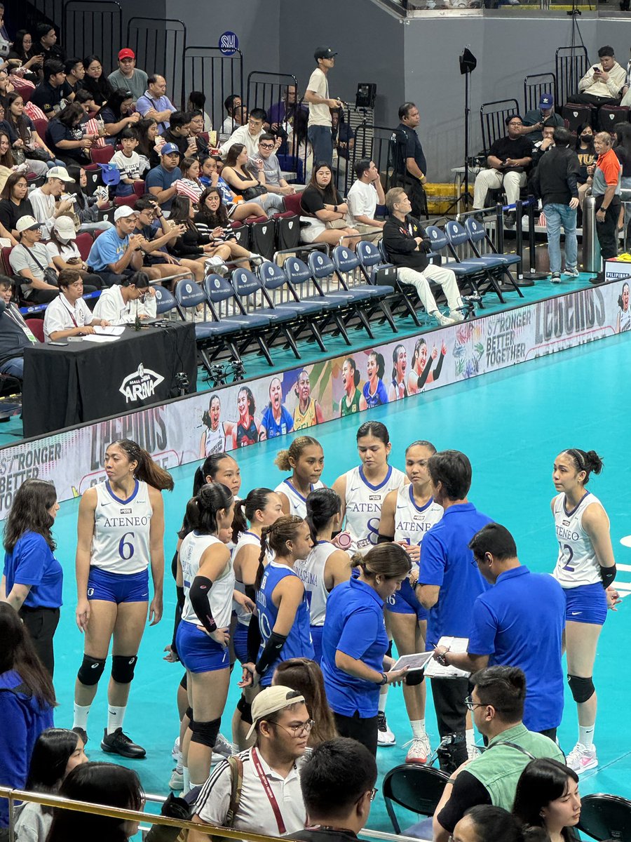 jeongswift13's tweet photo. #ateneo #obf #UAAPSeason87 #AWVT #AMVT https://t.co/EvrAvErJr9