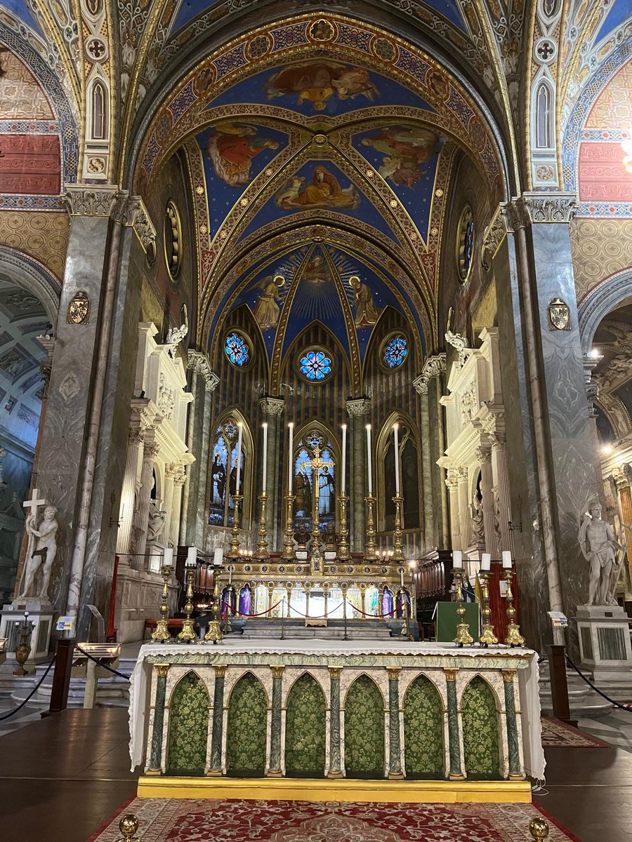 stcatherinessch's tweet image. Rome adventures! ✨ We visited the stunning Santa Maria Sopra Minerva, where St Catherine of Siena rests. Such a moving experience to light candles and reflect in that beautiful space.  Then, onto St Peter&apos;s Basilica! 🙏  #SCSdeedsnotwords #SCSGirlsEducation #SCSSixthForm