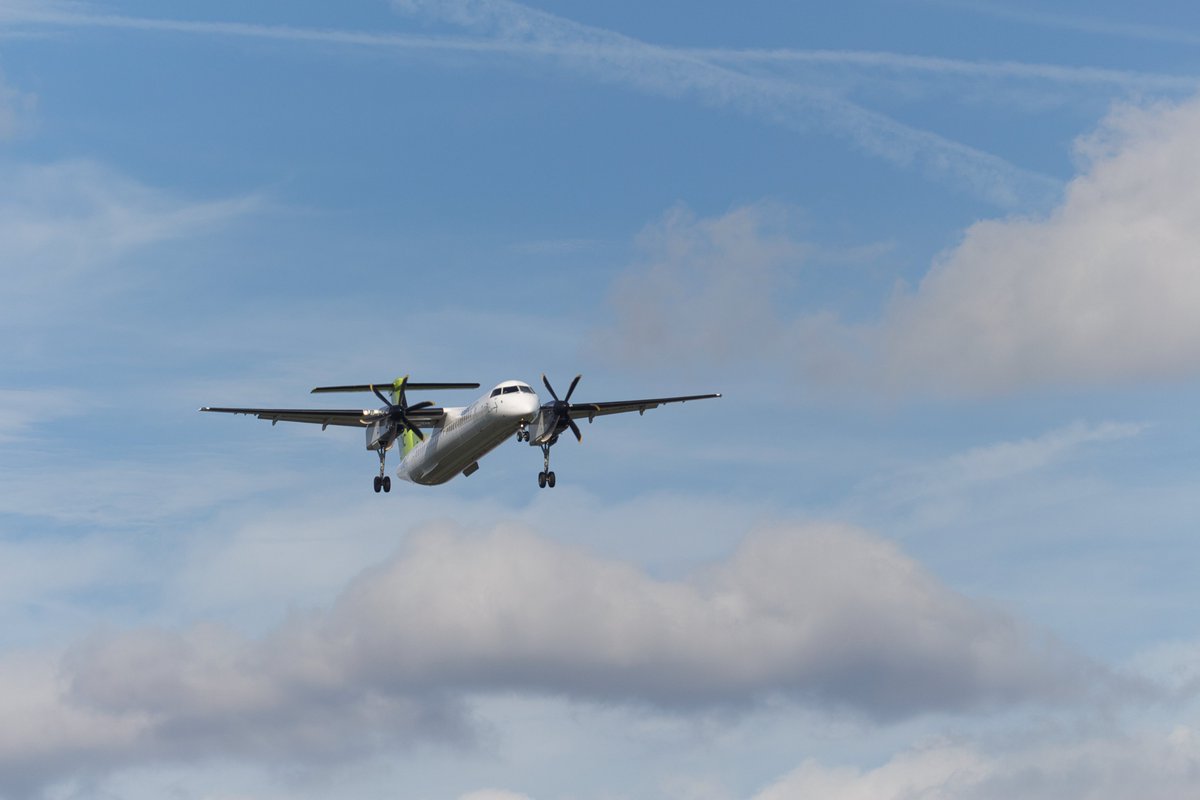 _mdworks's tweet photo. ✈️ AirBaltic enthusiasts! Download a beautiful 4K wallpaper collection directly via X on this #TravelTuesday! 📷 #AirBaltic #4KWallpapers #AvGeek #TuesdayThoughts #TravelTuesday https://t.co/5IqZGOP6QS