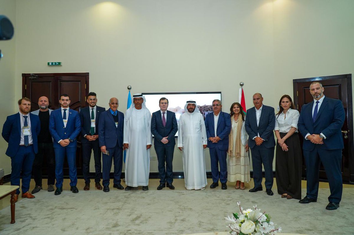 GZamoraSDE's tweet photo. #Hoy en Emiratos Árabes Unidos, participe junto a mi par de Catamarca, de la inauguración de el “Argentina Day”, realizado por primera vez, en el Emirato de Ras Al Khaimah. 
Muchas gracias a la Cámara de Comercio Anfitriona y a la Cámara de Comercio y Servicios de Argentina para  EAU, como a sus autoridades, Orar Haddad, Yousef M Esmaeek Alblooshi y Gabriel Ivan Osatisnky, y felicitaciones a los empresarios presentes, de ambos países por el éxito de la ronda de negocios.
#SantiagoEstero #NorteGrande