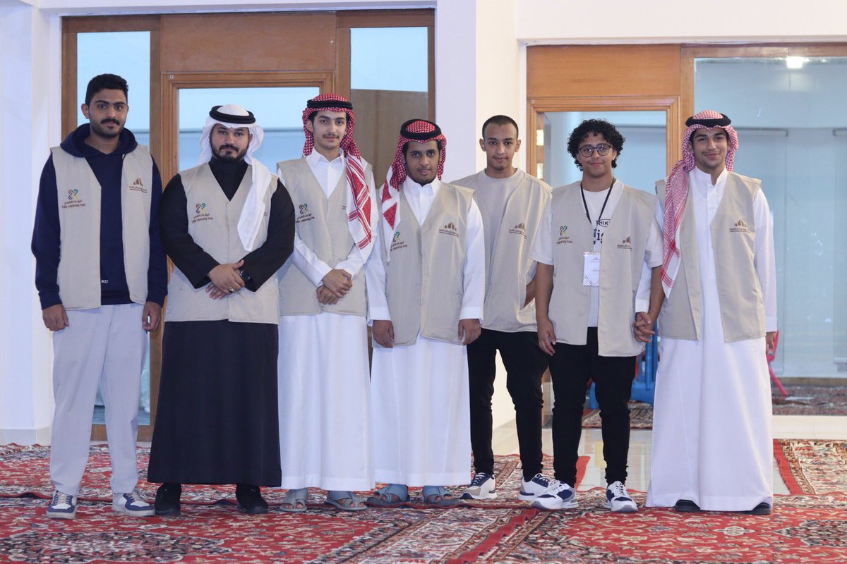 fakhrvt's tweet photo. في شعبنة سكرية، نفرح ونحتفل، لكن بوعي أكثر! 🎊✨ صحتكم تهمنا، ولذلك نجمع بين أجواء الشعبنة والتوعية بمرض السكري. 🩺🍬 نهدف لنشر المعرفة حول التعايش الصحي مع السكري، ونقدم نصائح مهمة للحفاظ على توازن السكر بأسلوب ممتع وتفاعلي. خلي فرحتك حلوة.. وصحتك أحلى!  #التوعية_بالسكري https://t.co/EUvPZePqt9
