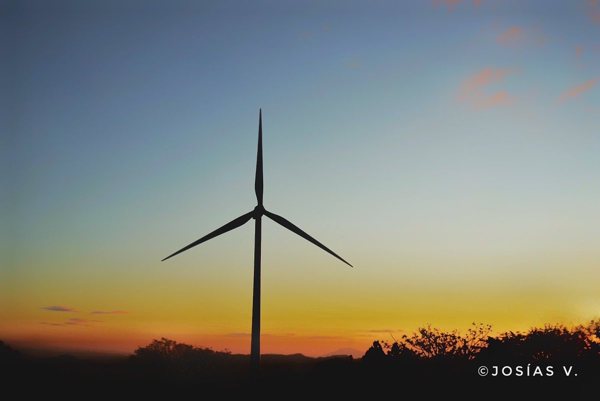 ValleJosias's tweet photo. 📷📷📷📷📷 Part 3, #naturephotography, #nature, #moments, #photographytime,#GreenEnergy, #Sunset, #WindEnergy, #Ojojona, #SantaAnaHonduras https://t.co/Tu6eheRmrl
