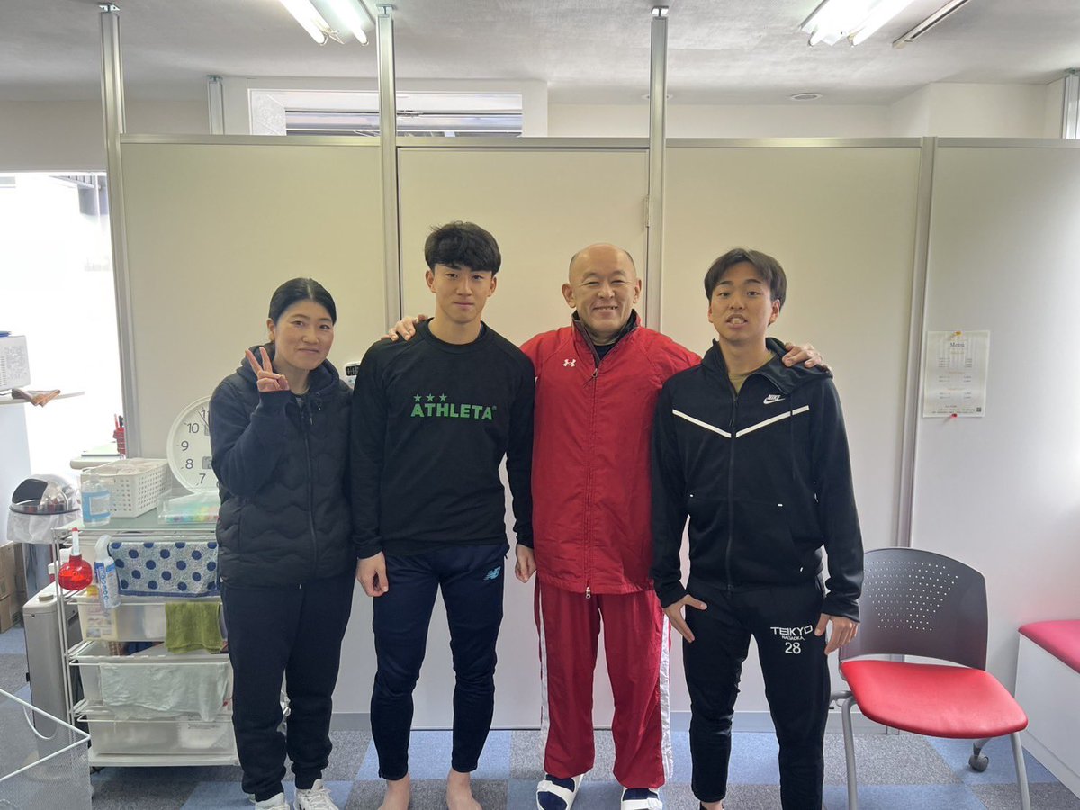 ImayanagidaTaka's tweet photo. 引退＆退寮のプレーヤーが、わざわざ挨拶に来てくれました。
次のステージでは、トコトン楽しみや！ https://t.co/0YSjrHDRkw