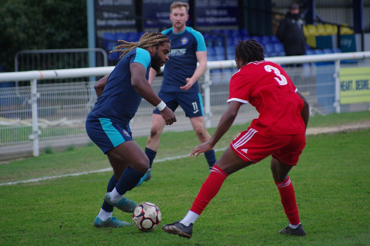 RayleighFootie's tweet image. Some photos📸 as Rayleigh Town get back to winning ways with a good 4-0 home win against Newbury Forest and move back into the playoff positions🫡
@RayleighTownFC1 @NonLeagueCrowd @NonLeagueUK_