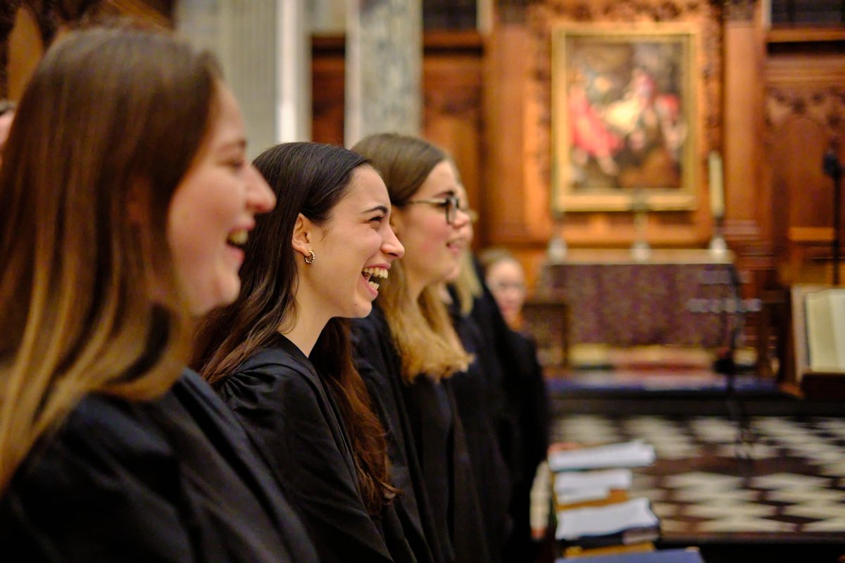 The Choirs of Pembroke College, Cambridge (@pembrokechoir) on Twitter photo Join us for Choral Evensong tonight at 6pm. The Chapel Choir will be singing Palestrina's Magnificat Primi Toni & 12-part 'Laudate Dominum in Tympanis', McDowalls' responses, Lukaszewski's Nunc Dimittis, & Arvo Part's 'The Beatitudes'. All are welcome!
📸<a href="/hedgehoghugh/">Hugh Warwick</a> Join us for Choral Evensong tonight at 6pm. The Chapel Choir will be singing Palestrina's Magnificat Primi Toni & 12-part 'Laudate Dominum in Tympanis', McDowalls' responses, Lukaszewski's Nunc Dimittis, & Arvo Part's 'The Beatitudes'. All are welcome!
📸<a href="/hedgehoghugh/">Hugh Warwick</a>