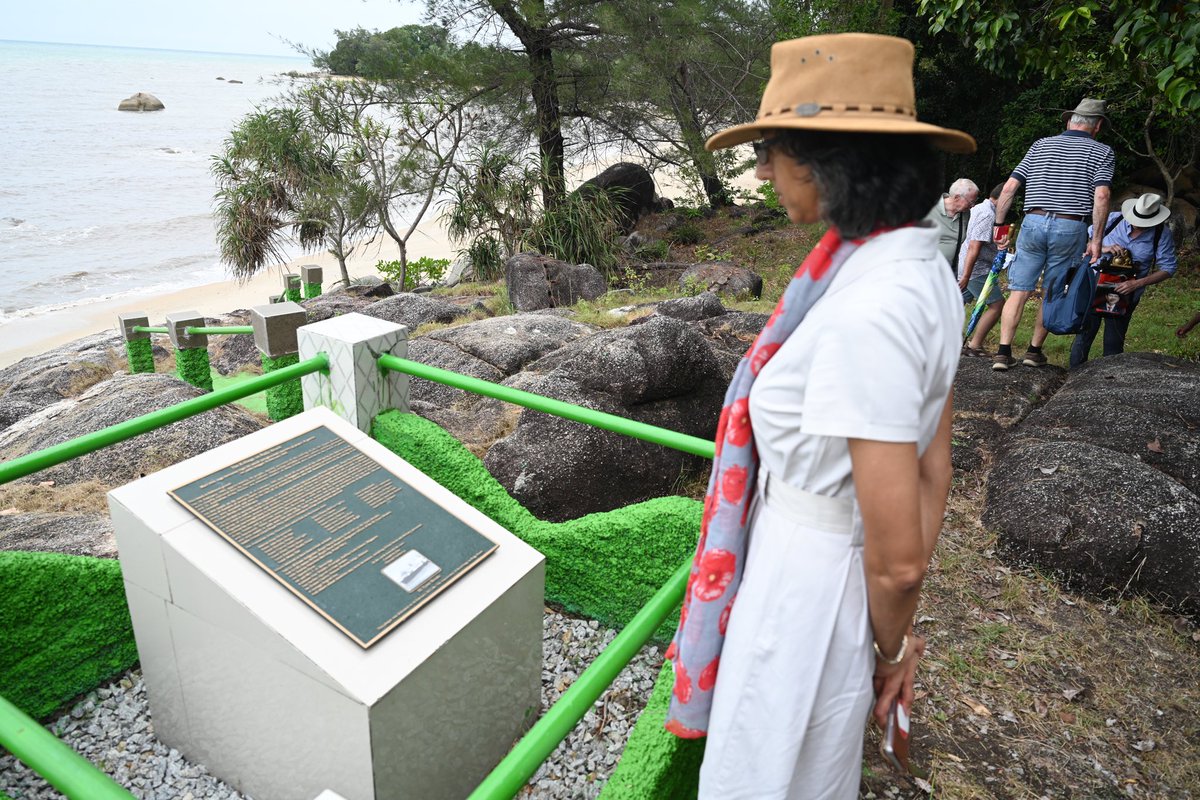 Hari ini kita mengenang para prajurit dan warga sipil yang gugur di Pantai Radji, Pulau Bangka, pada tanggal 16 Februari 1942, termasuk 21 Perawat Tentara Australia.

Di tempat yang suci ini kita menghormati pengorbanan mereka.