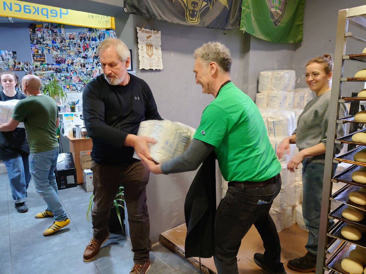 HellsKitchenKh's tweet image. The new flour arrived just in time for tomorrow's baking!
Thank you to all of our wonderful donors who made this happen.
Our supply is still uncertain though, so we are in urgent need of ongoing donations.