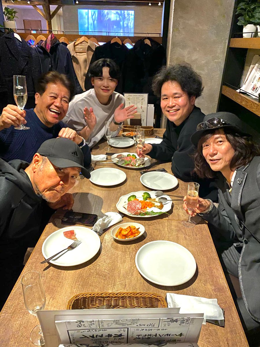 spjikou's tweet photo. チキチキバンバン千穐楽でした！

東京、大阪、福岡と回りました！
時間の経過が早すぎた、、、😂

刺激的で楽しい公演期間でした😊

演者、制作陣、スタッフ、オケの皆さまに大変お世話になりました。ありがとうございました🙏🏻

#チキチキバンバン　#チキバン　#千秋楽 https://t.co/bsasoDSc5k