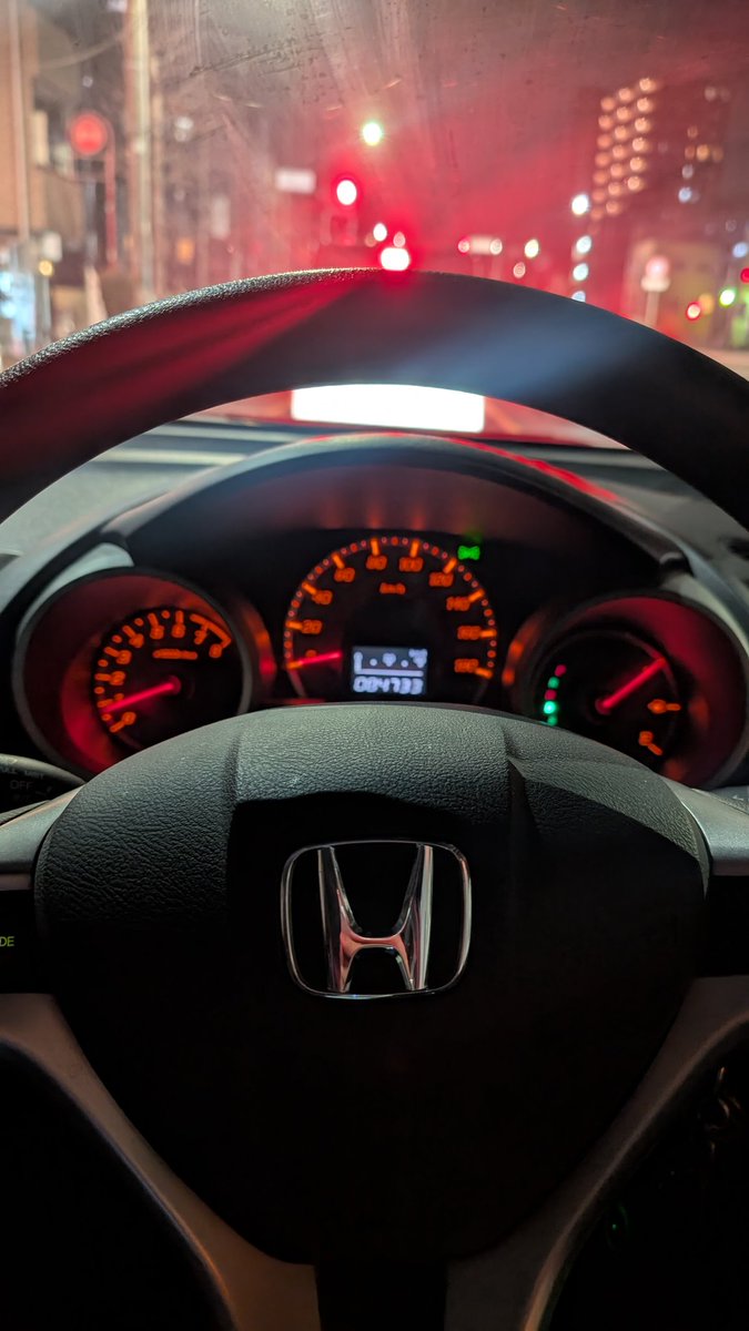 ひがし tweet media