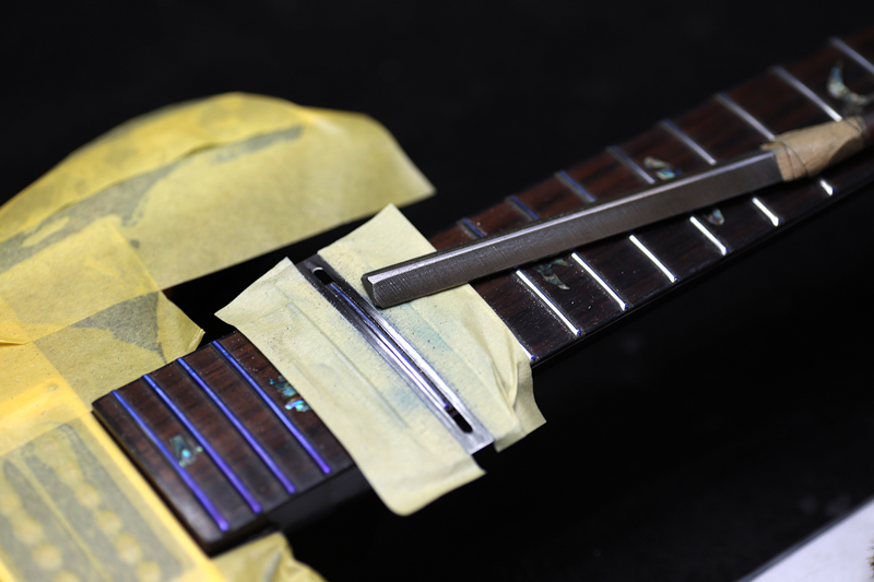 PRS 35th Anniversary SE CUSTOM 24 - フレットすり合わせ
PRSの35周年を記念して作られたアニバーサリーモデル。今回は特定のフレットのビビりがあったのでフレットのすり合わせを行いました。spreadsound.com/eg/eg-fret1/20…