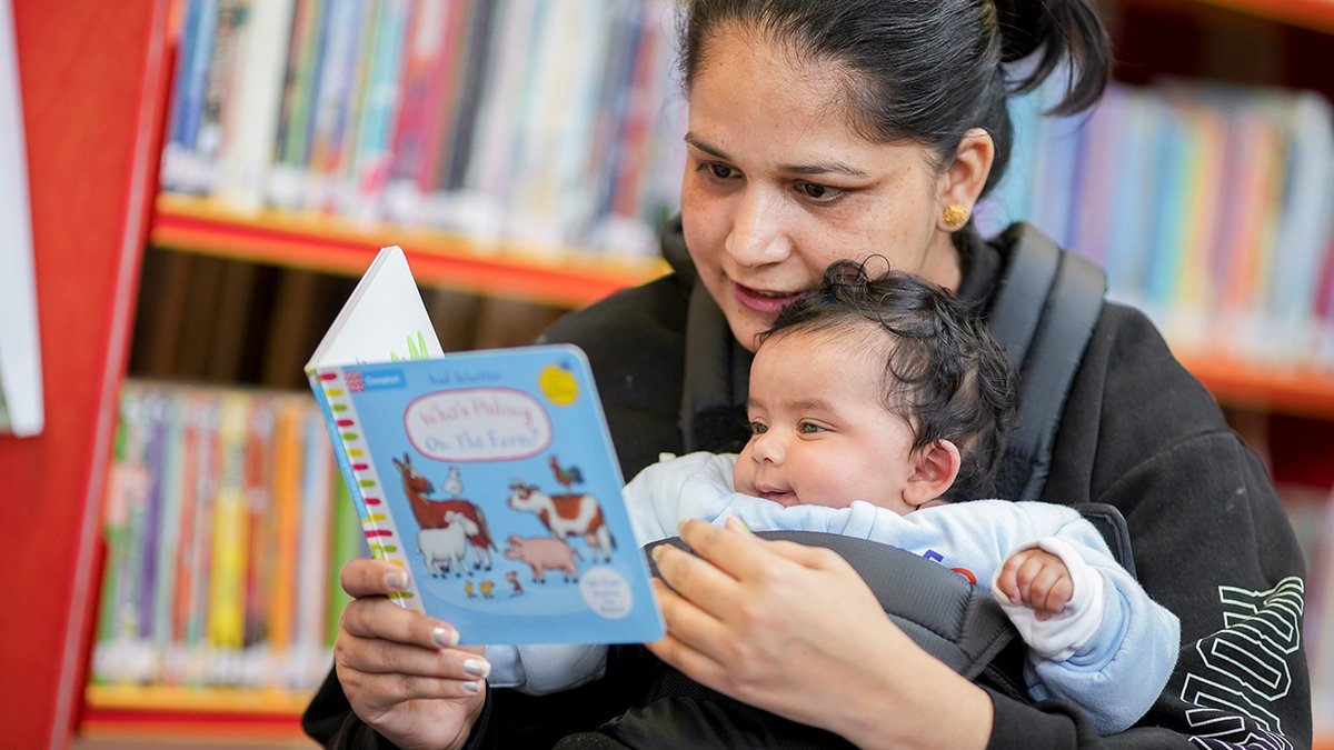 Our research shows that the earlier families start sharing stories together, the more likely it is that children will continue being read to daily beyond the age of four.

And THAT means they're more likely to experience the lifelong benefits of reading:

booktrust.org.uk/what-we-do/imp…