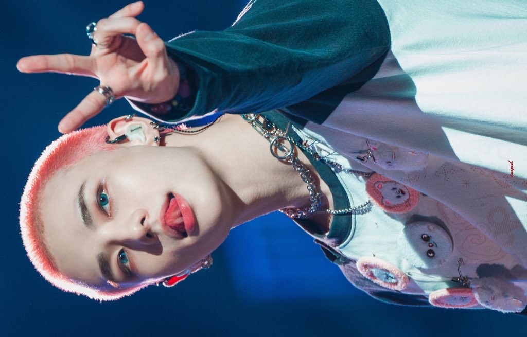 250215
#현진 #hyunjin #StrayKids
🍑🍎❤️