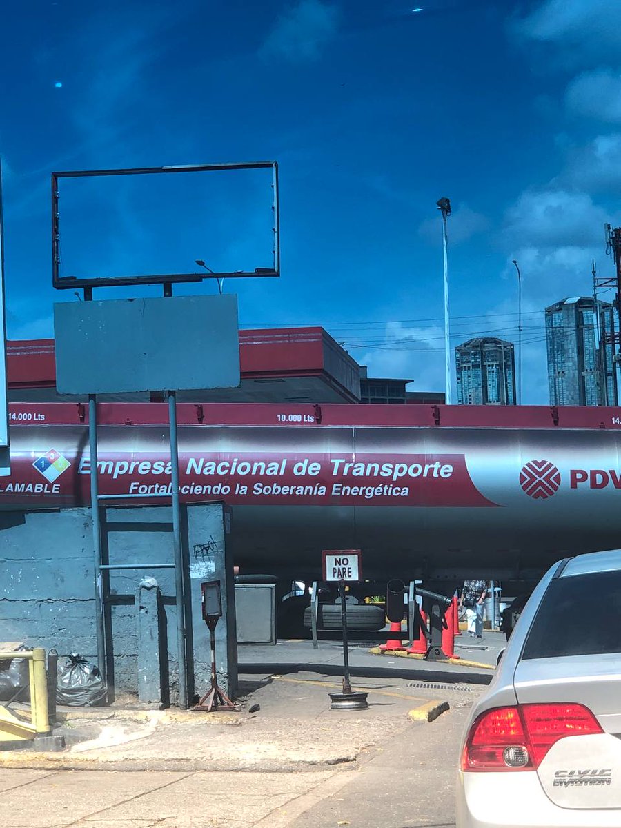 LabombaNow's tweet photo. #Gasolina| Las #EstacionesSubsidiadas por PDVSA en El Paraíso
⛽️ #GarajeElPuente Puente Restaurador Quinta Crespo
⛽️#PDV905 #Cota905 Av. Guzmán Blanco (Cota905) , después que pasan la intercesión de la Plaza Maradiaga , en la segunda curva ven la estación mano derecha. https://t.co/pyhDt3AAbT