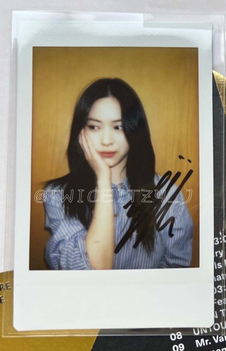 TWICEITZY_J's tweet image. ヨントンのサイン届いた🥺ポラかわいすぎ😭
現場なさすぎて辛い🥺会いたいよ😭
#류진 #RYUJIN #있지 #ITZY