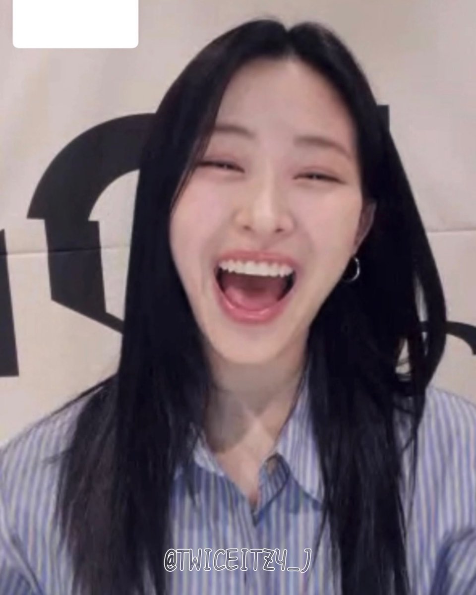 TWICEITZY_J's tweet image. ヨントンのサイン届いた🥺ポラかわいすぎ😭
現場なさすぎて辛い🥺会いたいよ😭
#류진 #RYUJIN #있지 #ITZY
