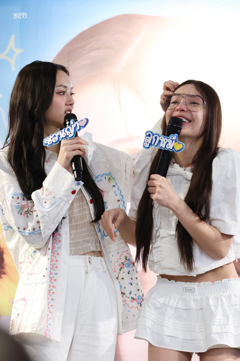 250216 Lookmhee birthday party
She sat right behind me😵

BIRTH BUT WT MHEE

 #HappyMamheeDay