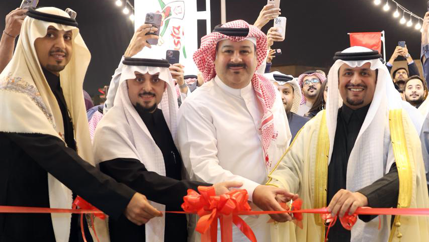 Argaam's tweet photo. “كازا باستا” تفتتح أول فروعها العالمية في #البحرين!
بعد 20 عامًا من النجاح و100 فرع في #السعودية، تنطلق العلامة نحو آفاق أرحب بحضور رسمي بارز، مؤكّدةً جاهزية العلامات الوطنية للمنافسة عالميًا.
#كازا_باستا_من_السعودية_إلى_العالم #كازا_باستا #السعودية #البحرين

#إعلان
https://t.co/TrQ1L0bue0