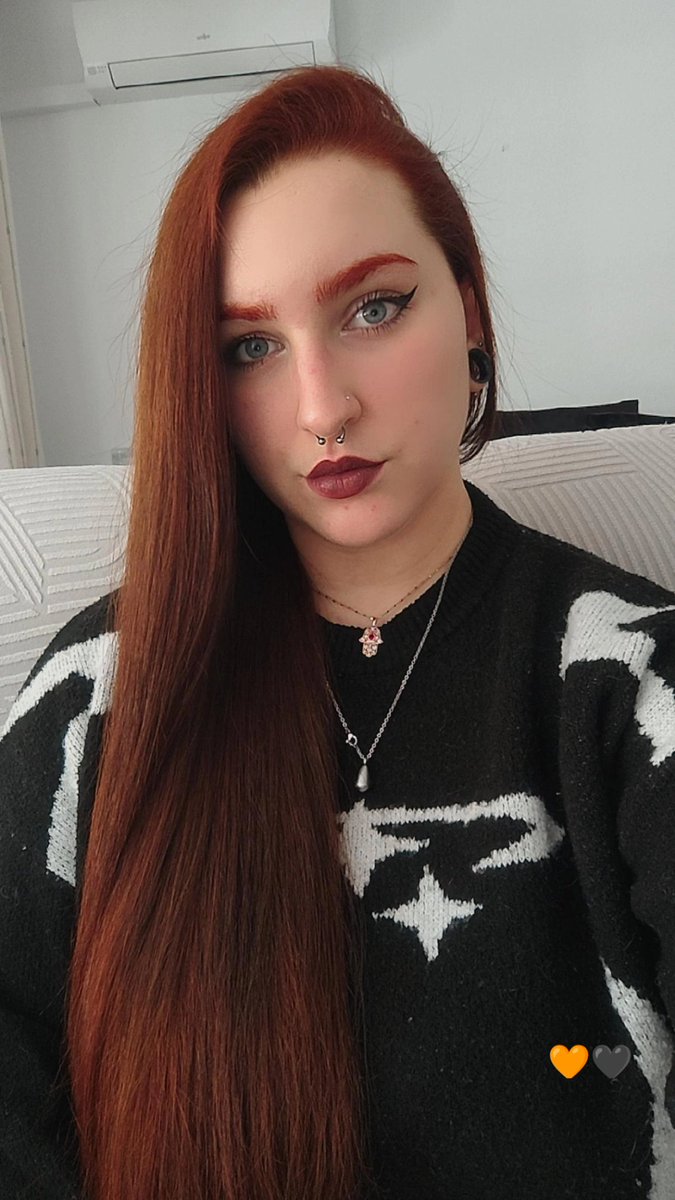 Angyy2707's tweet photo. Estoy OBSESIONADA con mi pelo🧡✨ https://t.co/kLOX2d9aWn