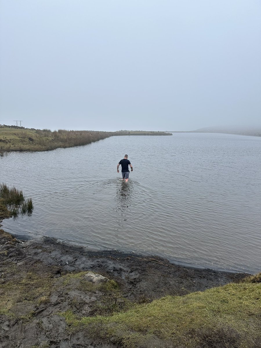 gwentdale's tweet photo. This year is all about forcing myself out of my comfort zone! Time to embrace the grind and focus #keeperspond #colddip #icebath https://t.co/Fflz4oX3ml
