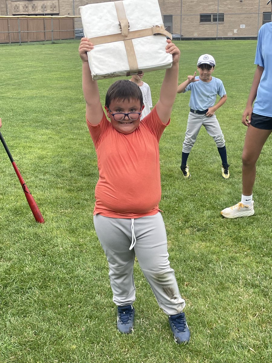 DScalaBaseball's tweet photo. There is no better summer baseball experience. I have taught thousands of students &amp; helped them get to many levels. 
This is my 24th year &amp; we get filled up fast. Early registration now open so don’t hesitate. Go to https://t.co/gmy7L1jchd for more information &amp; to register. https://t.co/JOlnGyq38z