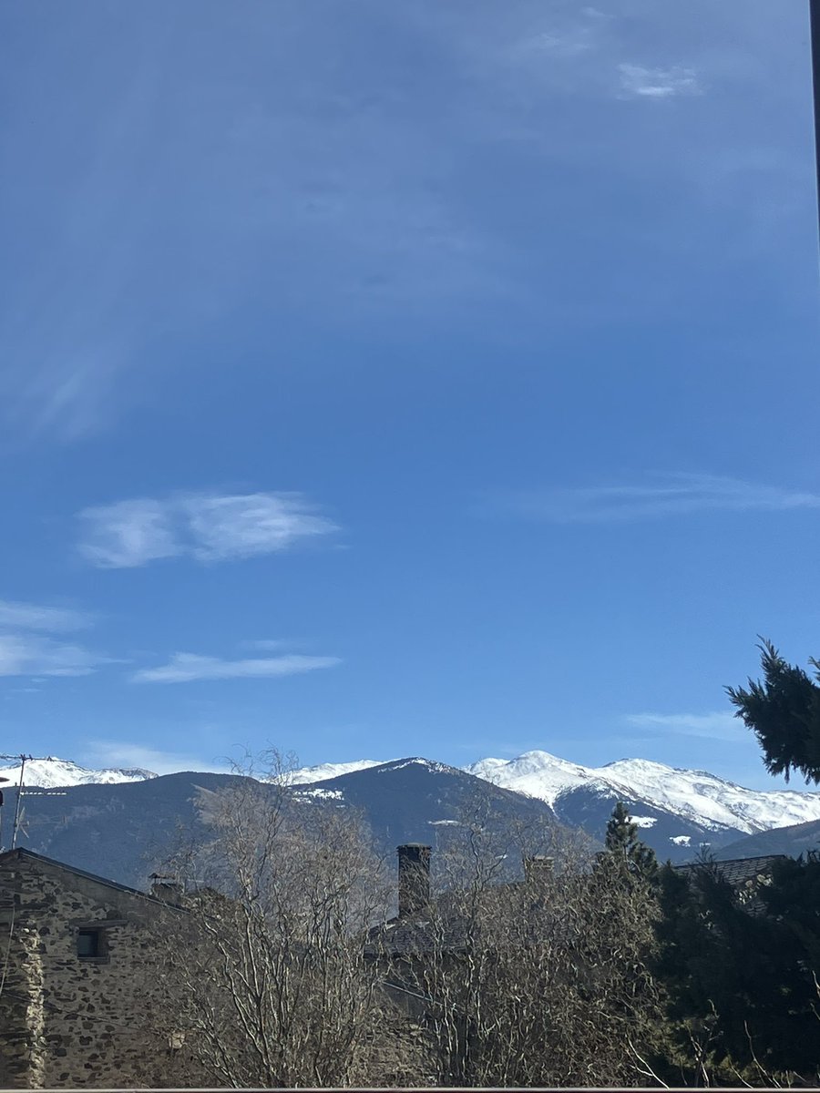 samuel_re's tweet photo. @eltempsTV3 

¿Primavera con un invierno que está por llegar? 

🏔️ ☀️ 

#Eltemps3cat https://t.co/126Ep6uD8X