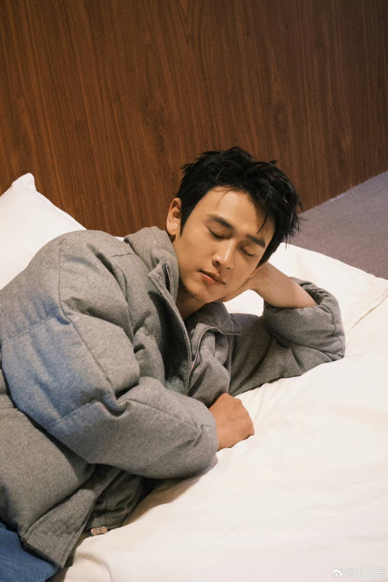 dramapotatoe's tweet photo. #WangTianchen shares behind the scenes snaps for his photoshoot with #GuZicheng https://t.co/LVSkjentvh
