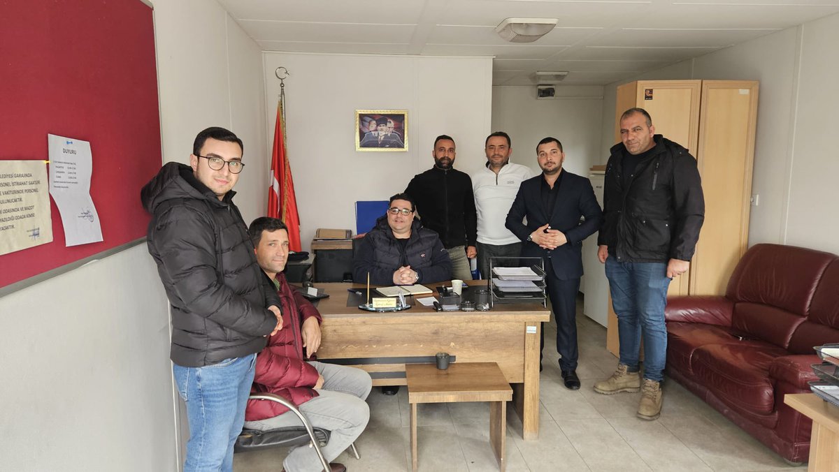 Emeğin ve Özverinin Yanındayız!

Nöbetçi ekiplerimizi ve operatörlerimizi Marmaraereğlisi Belediye Garajı’nda ziyaret ettik. Gece gündüz demeden çalışan ekiplerimize emekleri için teşekkür ediyoruz. Daha güzel bir Marmaraereğlisi için hep birlikte çalışmaya devam!
