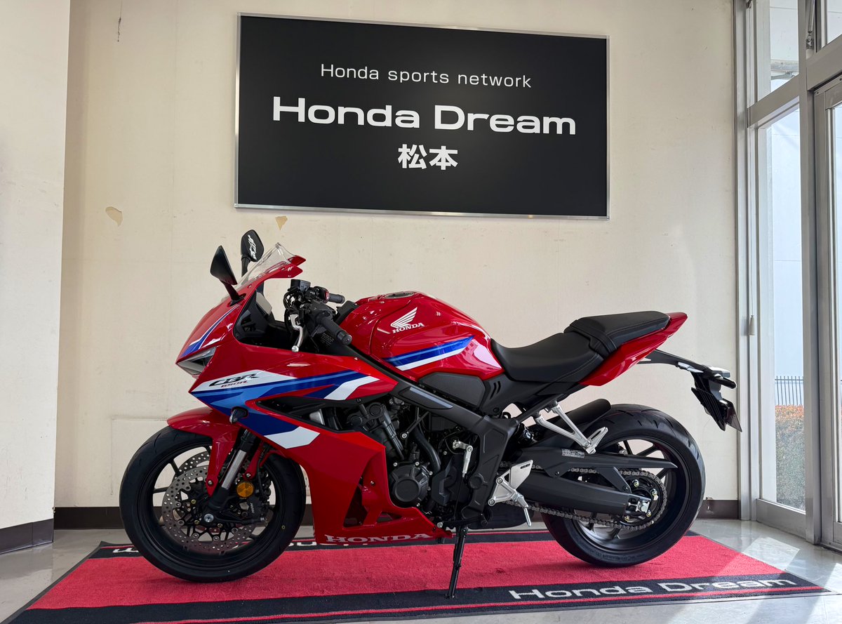 tsudusan's tweet photo. 本日CBR650R E-Clutch納車しました！
かれこれ約1年待ちでの納車です！
念願の大型なんで大事に乗ろうと思います！ https://t.co/5JD80UVKY6