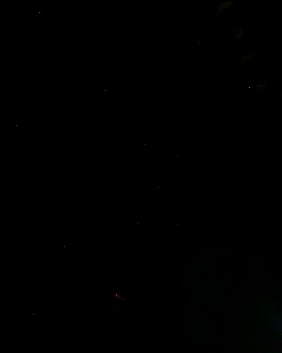 the way this photo isn't his usual plain black photo, but a photo of the night sky 🥺