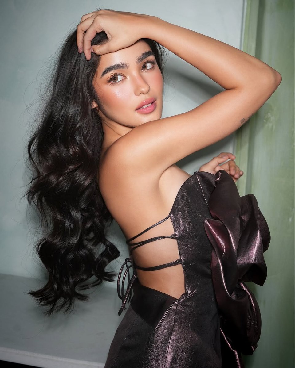 "SOBRANG LATINA"

Sinang-ayunan ng netizens ang makeup artist na si Anthea Bueno matapos mag-post ng mga litrato ng aktres na si #AndreaBrillantes. #News5

📸: Instagram/antheabueno