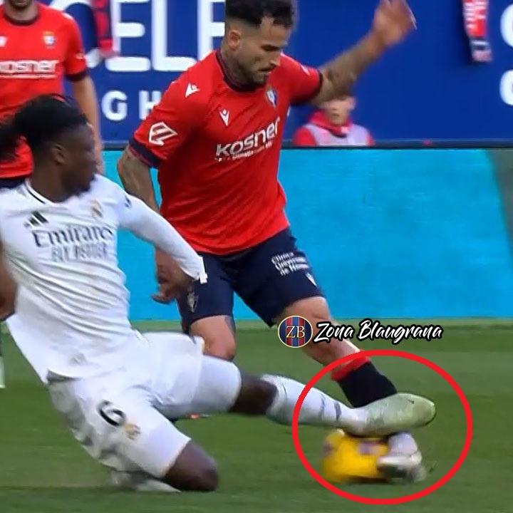 IvaanBlanco26's tweet photo. Si la Liga está realmente adulterada como dicen... ¿Cómo es posible que las 2 primeras fotos sean roja y las 2 segundas no lo sean?

Y una de las segundas no es ni siquiera amarilla!!! https://t.co/16XzOzoifr