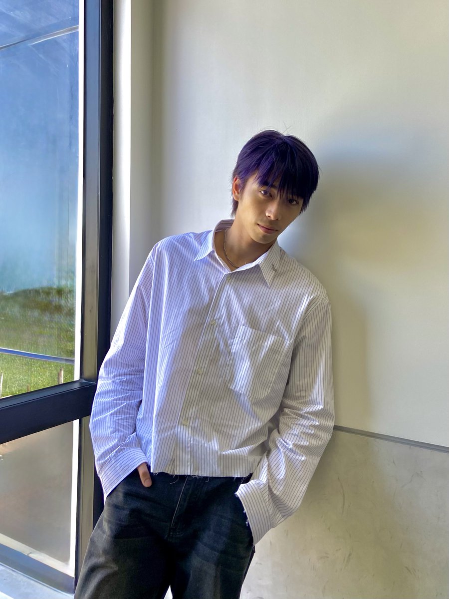 bgyo_ph's tweet photo. #BGYO | #ACEpeciallyYours PHOTO SERIES
💎 @BGYO_Gelo 

What’s better than receiving flowers? Getting it from BGYO. 😏🌹✨ If this made you kilig, wait ‘til you see the full surprise! 

Watch it now! ❤️‍🔥👇
🎥 https://t.co/WFmZQor92D https://t.co/lfZGk8WiN1