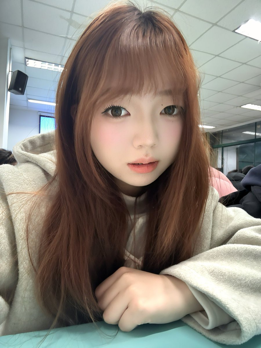 福利姬小鼠宝分享的黄推图片2 - 网红私拍内容