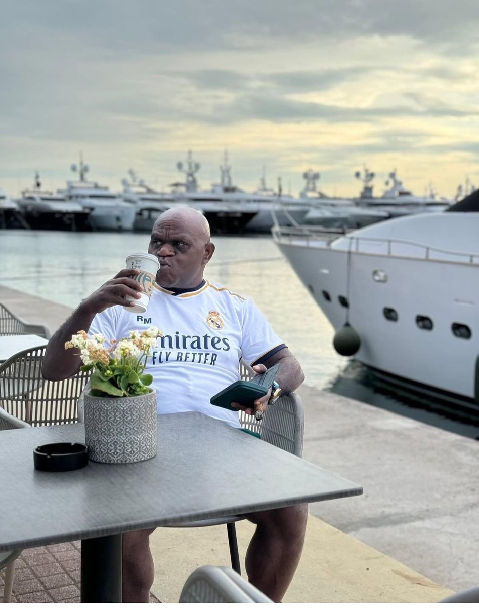 realmadridindo1's tweet photo. Menteri siapa ini? 😔 https://t.co/c8Yy9v6a2g
