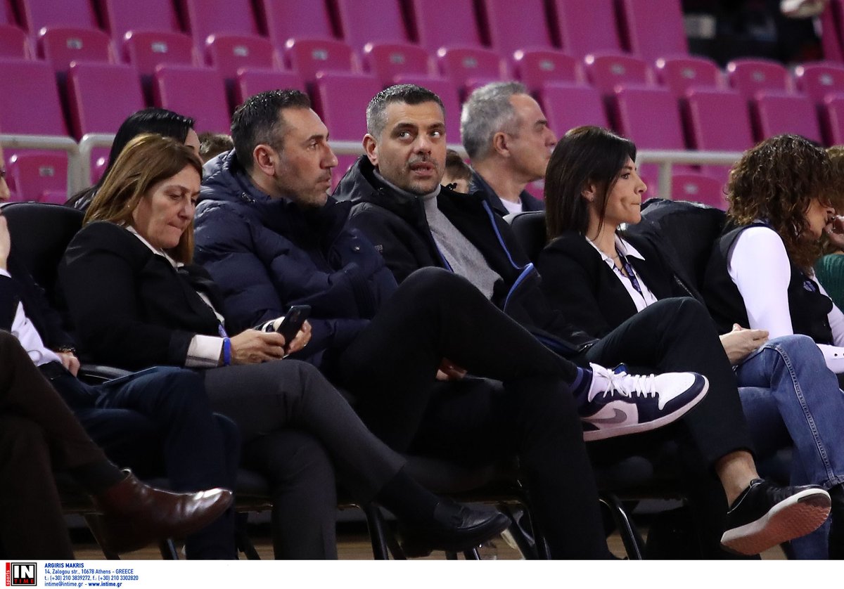 HellenicBF's tweet photo. Μπάσκετ μέσα στο παρκέ, αλλά και έξω από τις γραμμές με πρόσωπα που έχουν γράψει ιστορία!
#PASOLY #OPAP_Final8 #OPAPFinal4 #EinaiGiorti #CupMenHellas #CupWomenHellas #HBF #HellenicBasketballFederation 🏀 https://t.co/phcMnCugi8