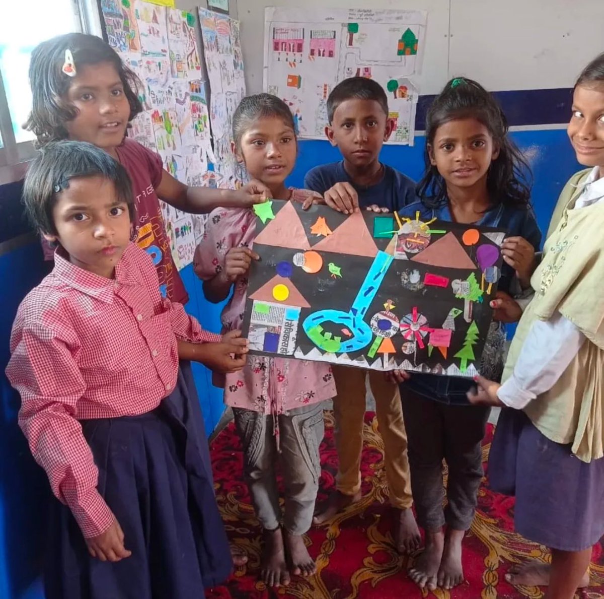 PRAYOG_India's tweet photo. As an extension activity for read-aloud of a book 'Khel Aakaar Ka', class 1-3 students crafted their own stories inspired by the world around them! It's heartwarming to see their creativity shine.

Big thanks to @ArtSparksIndia 

#Library
#ArtsInEducation https://t.co/0rGFpcxPRh