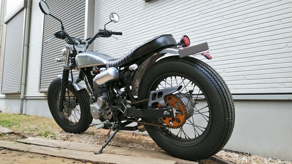 7280yu_ri's tweet photo. サブタンク加工完了❗

めっちゃかっこいい🎵

#バイクカスタム
#FTR 
#ボバー 
#カスタム https://t.co/yonjQ5BdqP