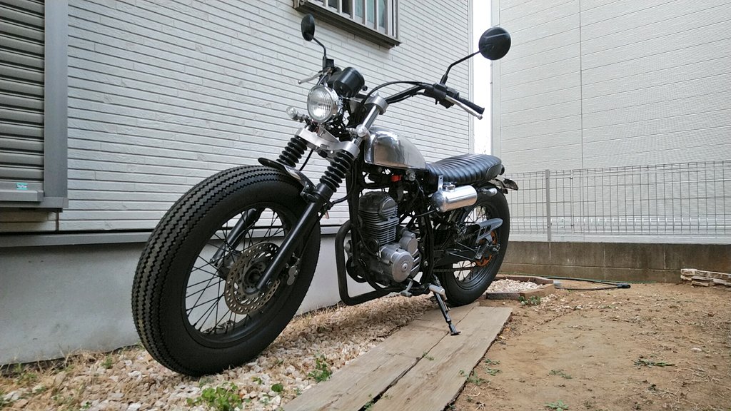 7280yu_ri's tweet photo. サブタンク加工完了❗

めっちゃかっこいい🎵

#バイクカスタム
#FTR 
#ボバー 
#カスタム https://t.co/yonjQ5BdqP