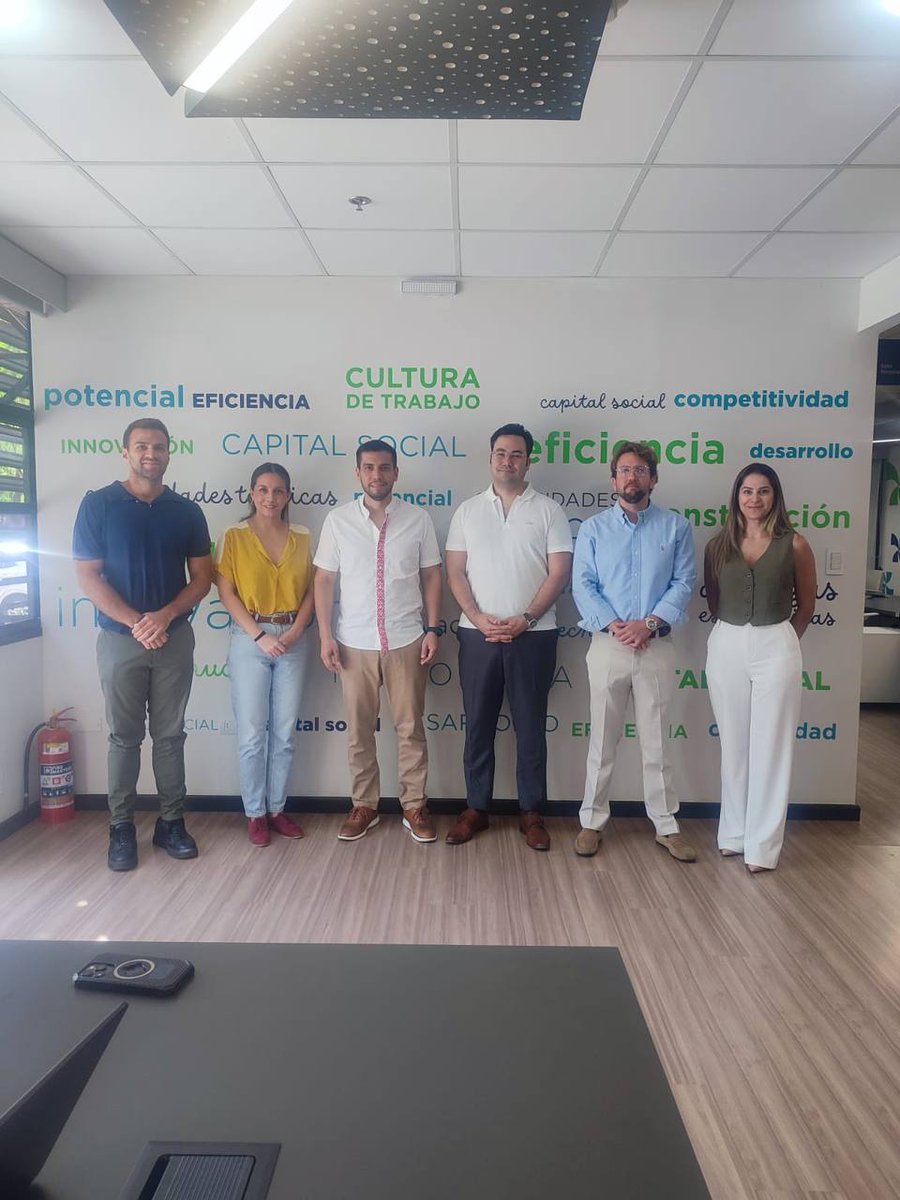Another massive step for Morphware!

Huge thanks to Javier Viveros, the Vice Minister of Commerce and Head of Trade promotion Organization (REDIEX), for meeting with us to explore how Morphware can build AI agents for the Paraguayan government.

The demand for AI is exploding,