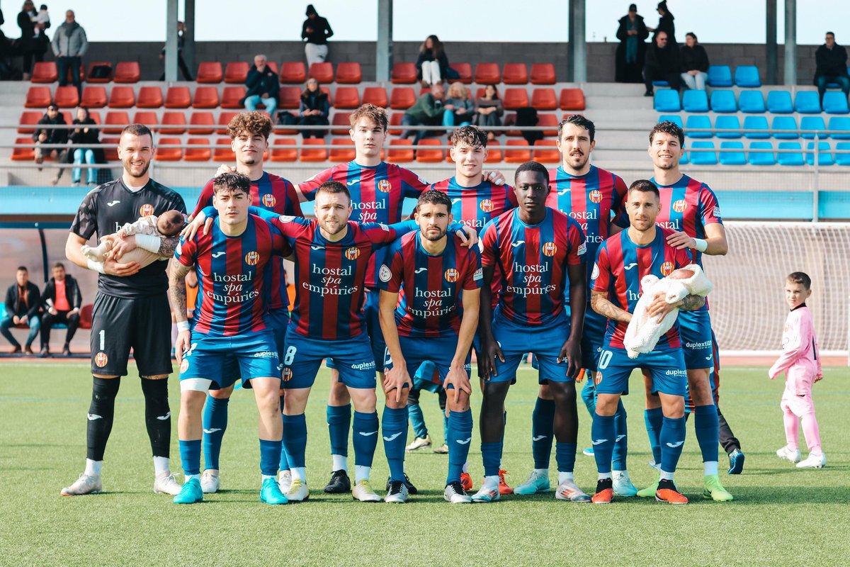 🔴🔵🤩🤯 𝗠É𝗦 𝗩𝗜𝗨𝗦 𝗤𝗨𝗘 𝗠𝗔𝗜!

@fclescala 3️⃣🆚️1️⃣ @cfmontanyesa

SISISI VICTÒRIAAAAAAAAAA AL NOU MIRAMAR!!

#fclescala #somlescala #3arfef