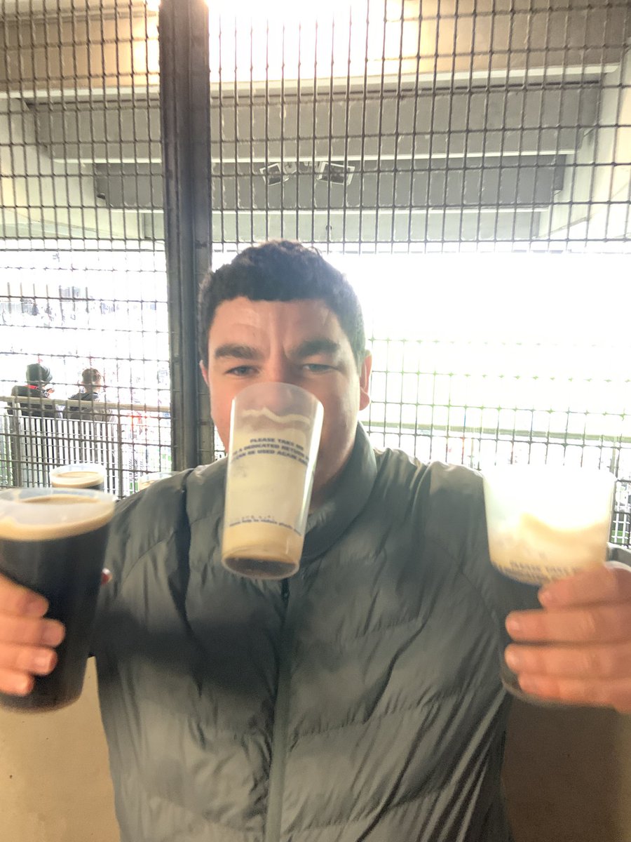 TheFwood's tweet photo. #dublinoriginals young man’s first day at the bohs! 🔴⚫️ https://t.co/FAKlpD4ht8