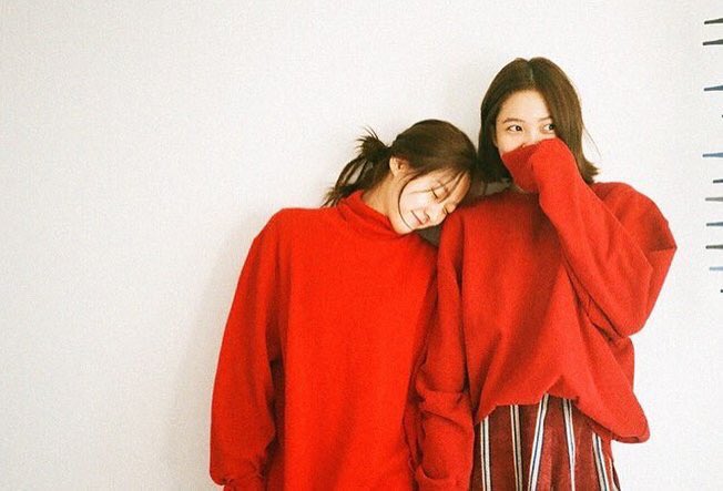 “I have a soulmate. It’s Kim Saeron” —YERI

during yeri’s debut era, she revealed that saeron was her only celebrity friend outside the group and they were really close to each other

this is so heartbreaking. RIP kim saeron, you will be missed 💔