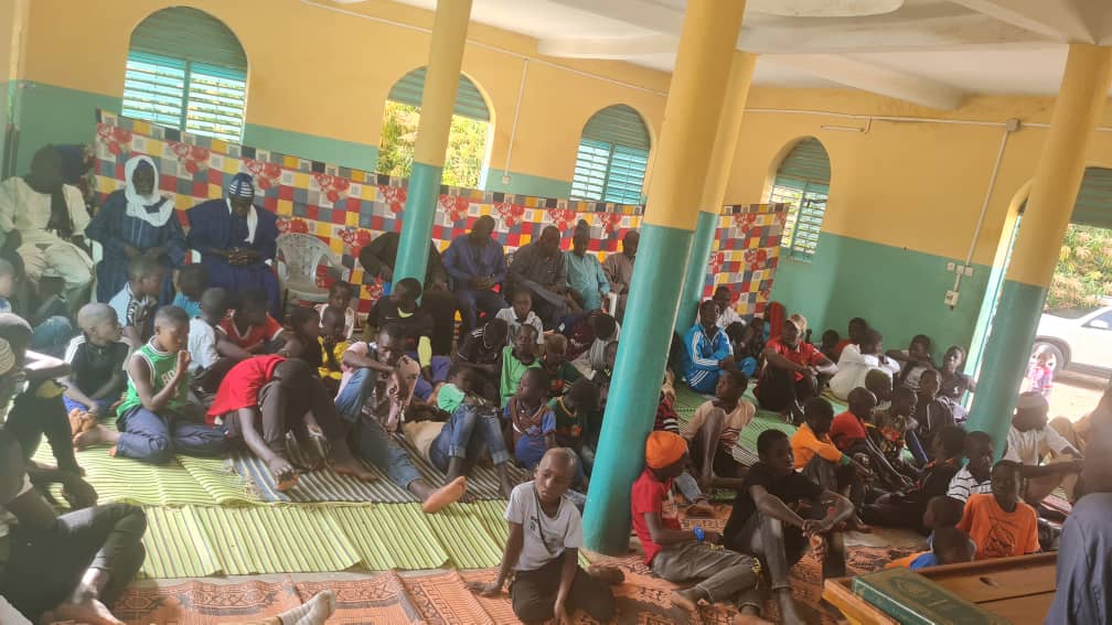 SenegalAhmadiya's tweet photo. aujourd'hui Le 16 feb 2025  village de #fissel, région de #Thies Une conference/#jalsa locale pour la Prédication #tableegi a eu lieu en présence d'Ameer @Kashif_Javed_ sahib . ALHAAMDOLLIAH 
#Senegal #ahmadiyyasenegal #Africa
@MTAfrancais
@MuslimTVAfrica
@islam_et_media https://t.co/GANEGRbXuk