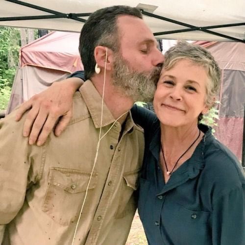 QueenOfTWD's tweet photo. Andrew Lincoln visited the set of Daryl’s and Carols show in Galicia. I know this happened again😍 #TWD https://t.co/1KtuwkAIUA