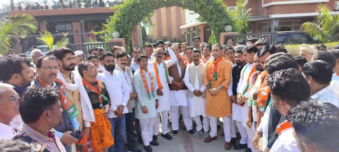 ArjunSahuOffice's tweet photo. #भारतीय_जनता_पार्टी_संगठन_पर्व_2025_के_अंतर्गत 
पार्टी के नवनिर्वाचित जिलाध्यक्ष श्री प्रमोद डेलू जी के प्रथम बार भादरा आगमन पर आयोजित अभिनंदन समारोह में सम्मिलित हुआ। https://t.co/lgEu8VBgHj