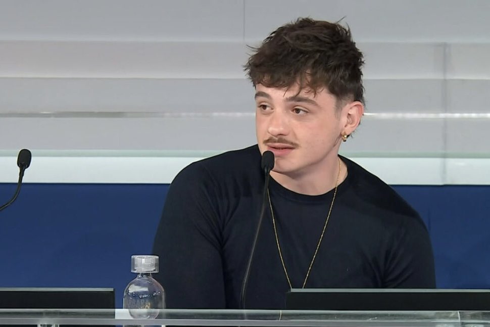 LucaFioretti13's tweet photo. #Olly: “Non ho mai considerato la vittoria un’opzione, non ho pensato all’eventualità di andare all’Eurovision. Ho bisogno di metabolizzare… se ho un po’ tempo per prendere questa decisione, lo chiedo”.

#Sanremo2025 https://t.co/Xh3p6O8Bsn