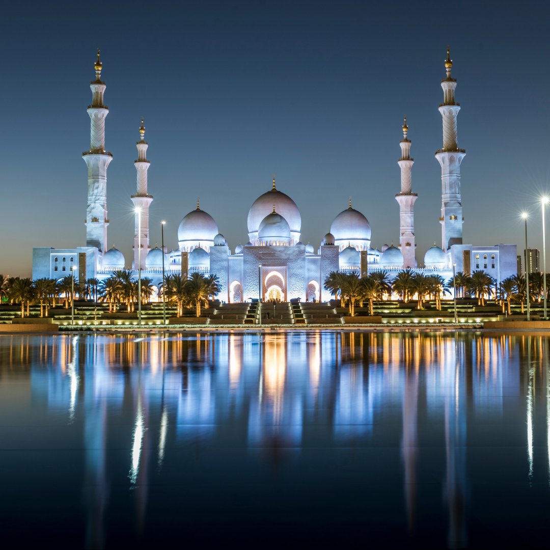 TuGranViaje's tweet photo. #TuGranViajeConLogitravel #InAbuDhabi Entre sus infinitas dunas, su vibrante escena cultural y una hospitalidad inigualable, Abu Dhabi es una invitación a descubrir lo extraordinario: un destino ideal para vivir Tu Gran Viaje.

Descúbrelo en https://t.co/RYiSgAgWUy https://t.co/qyvJaoXYnl