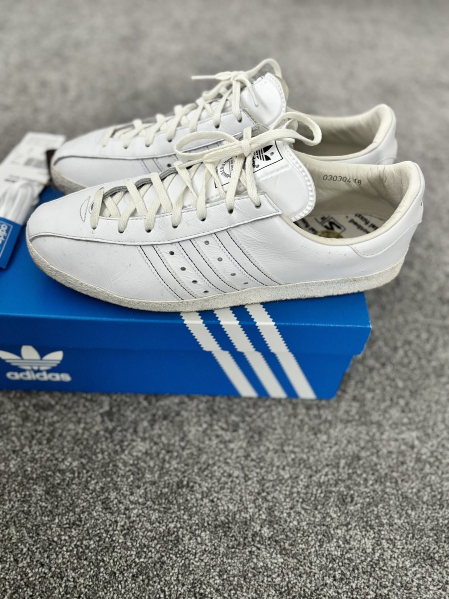 Stevo6661's tweet image. Adidas Yabisah SPZL Size UK11 in stunning condition. Worn a couple of times . Selling my “flatties “ as can’t wear anymore £75 tyd

Retweets very welcome 🙏 
@adiFamily_ @T_C__B_S_T