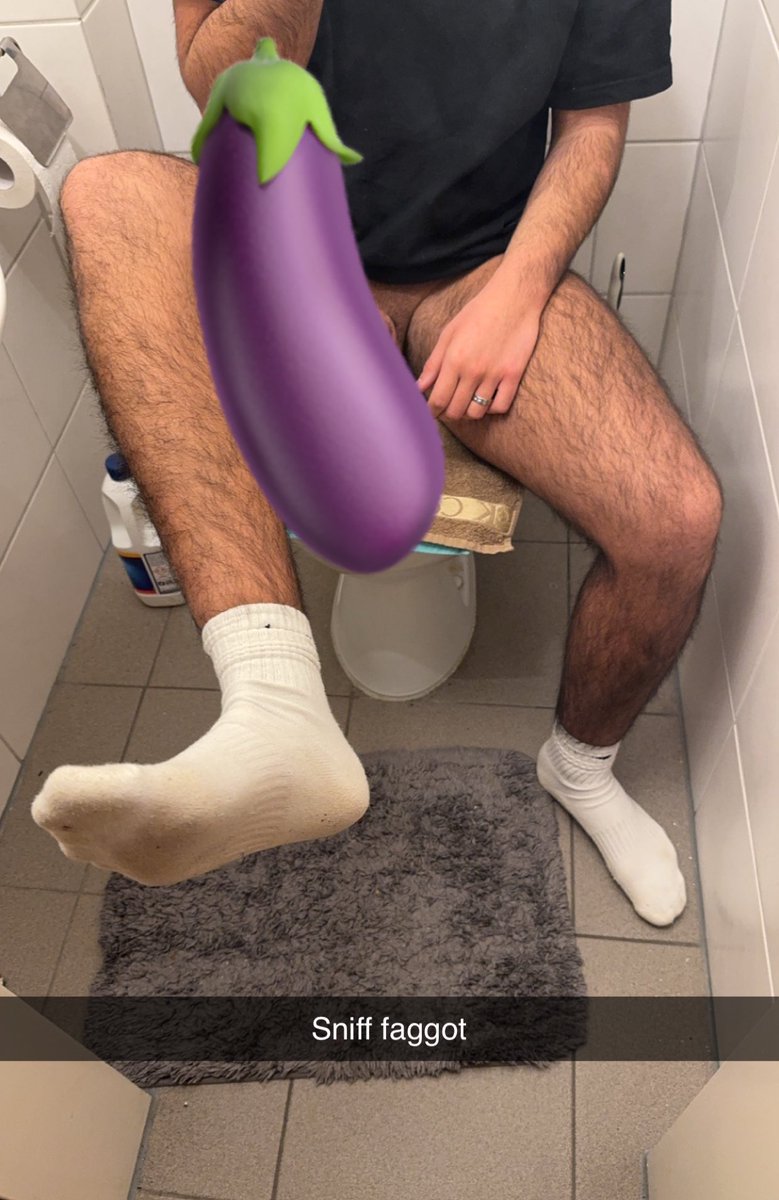 Wer unzensiert sehen will soll dm kommen und 10€ zahlen. LOS drück sofort ab und diene deinen türkischen Master du Loser 😈🤑 

#master #socks #worship #slave #findom #findommaster #turkishmaster #gay #gaysocks #dirtysocks #nrwgay