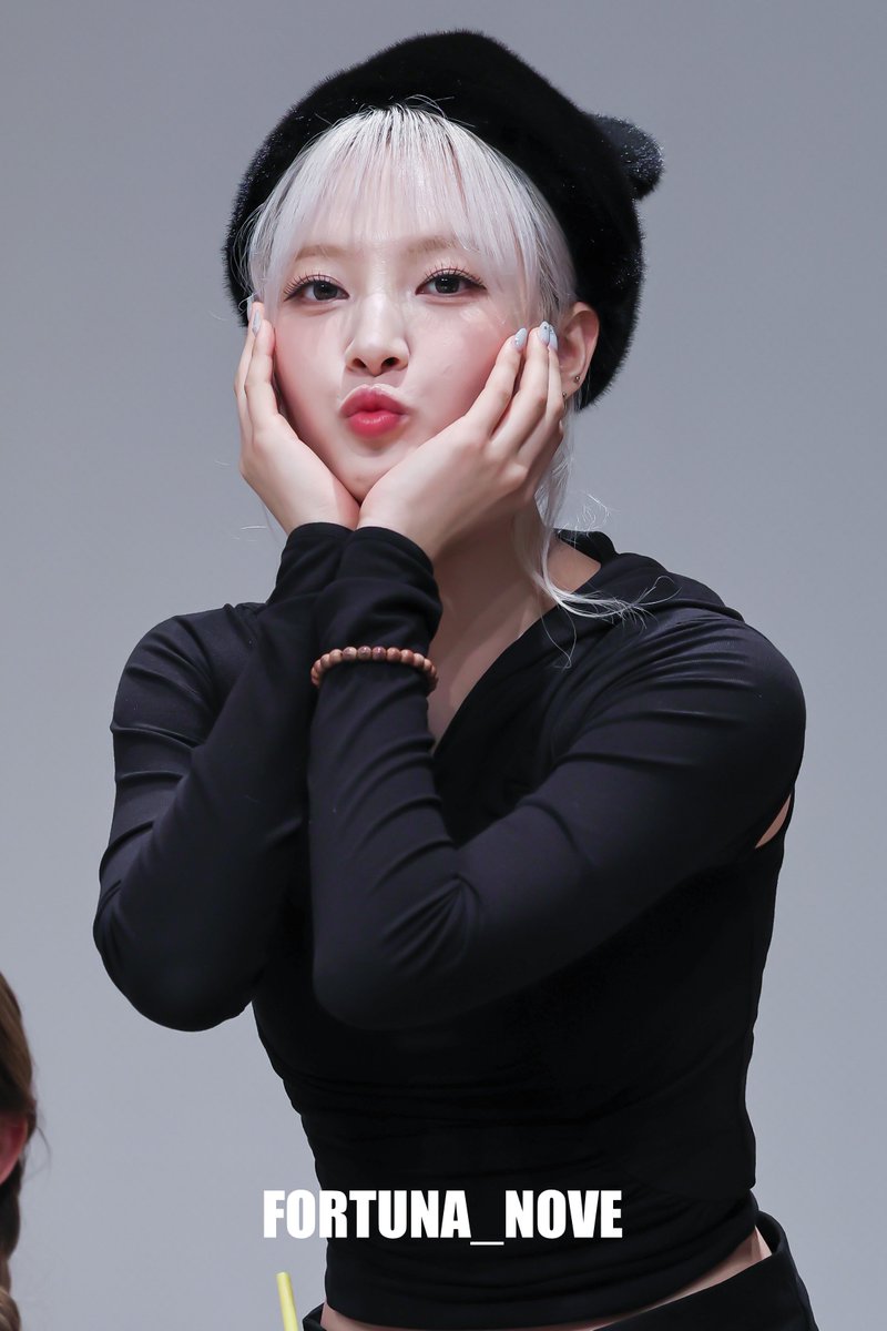 250216

헤어스타일 예뻤는데 모자 챙겨와서 미안해~🫠그리고 고마워🫶

#Billlie #빌리 #문수아 #moonsua #ムンスア